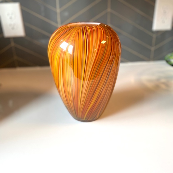 Brown Swirl Glass Vase. New without tag. - Picture 5 of 7